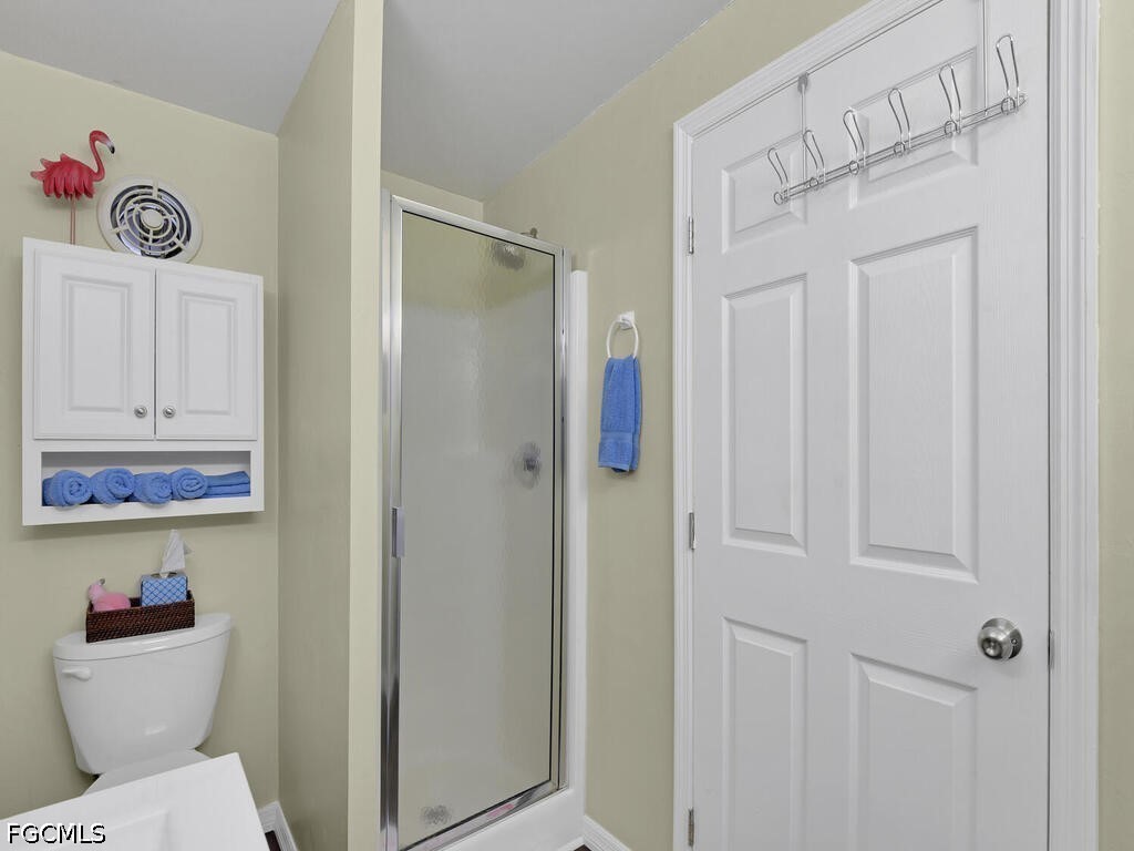 2 Bed Waterfront Home for Sale in Fort Myers, photo 18