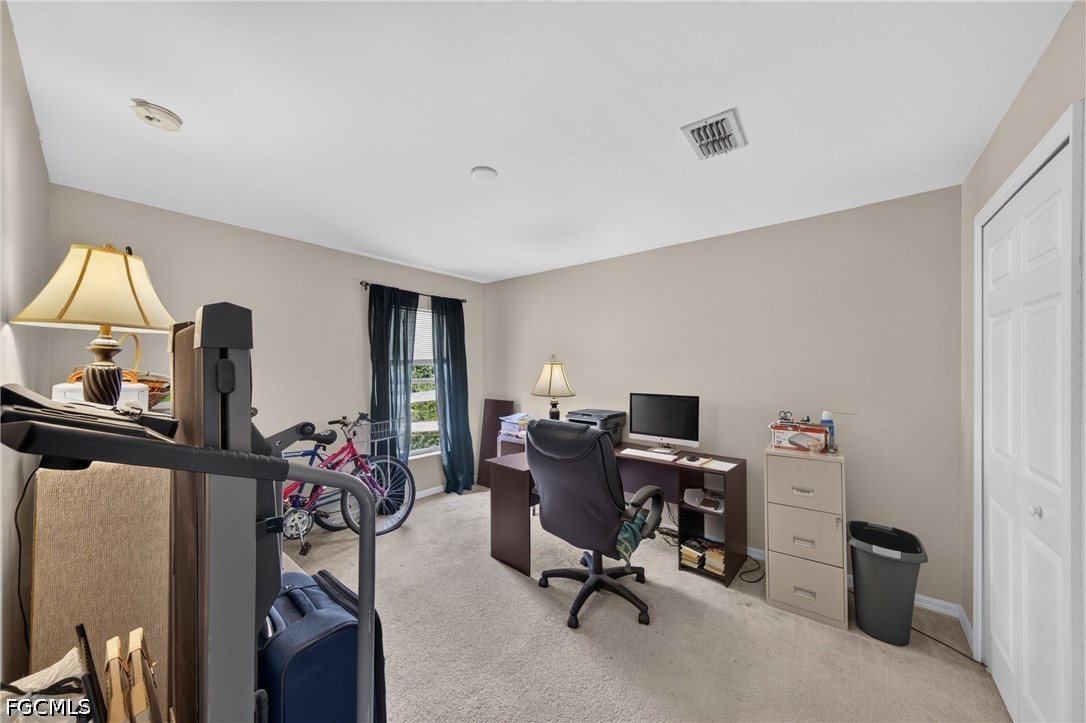3 Bed SingleFamilyResidence for Sale in Lehigh Acres, photo 18