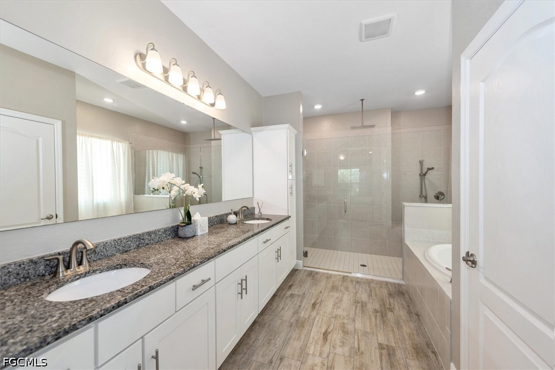4 Bed SingleFamilyResidence for Sale in Brightwater, photo 18