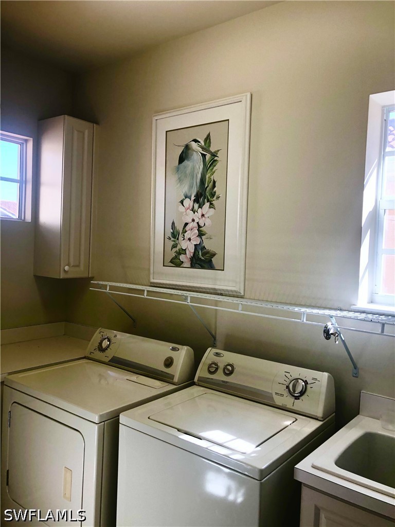 2 Bed Waterfront Home for Sale in Fort Myers, photo 18