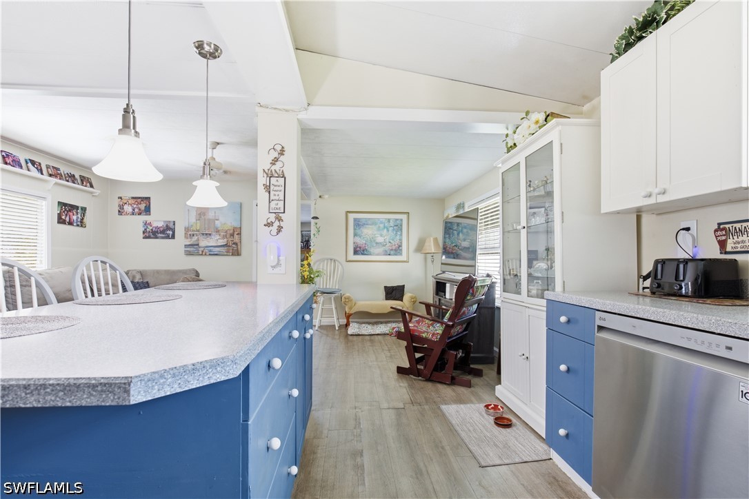 2 Bed ManufacturedHome for Sale in Naples, photo 18
