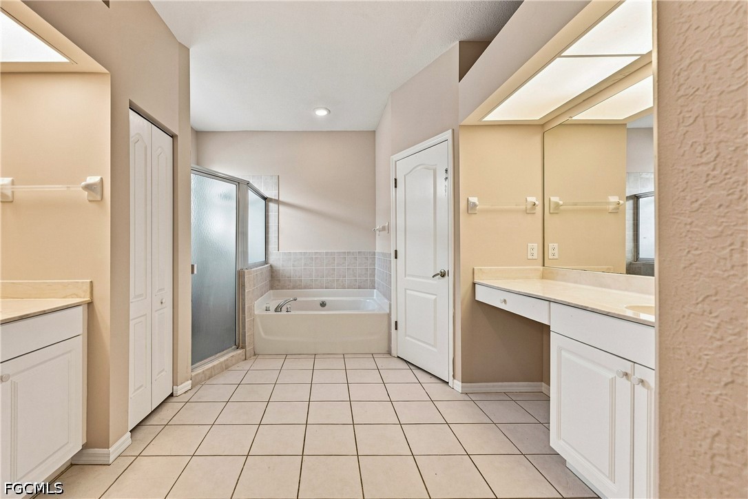4 Bed SingleFamilyResidence for Sale in Cape Coral, photo 18
