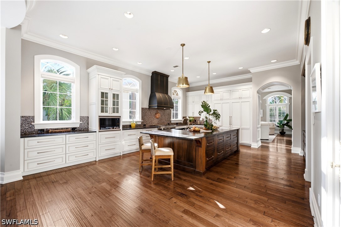 5 Bed Pool Home for Sale in Olde Naples, photo 18