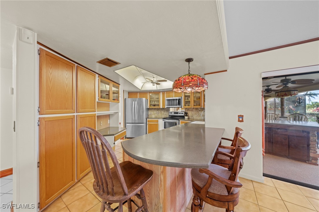 3 Bed Pool Home for Sale in Spanish Wells, photo 19