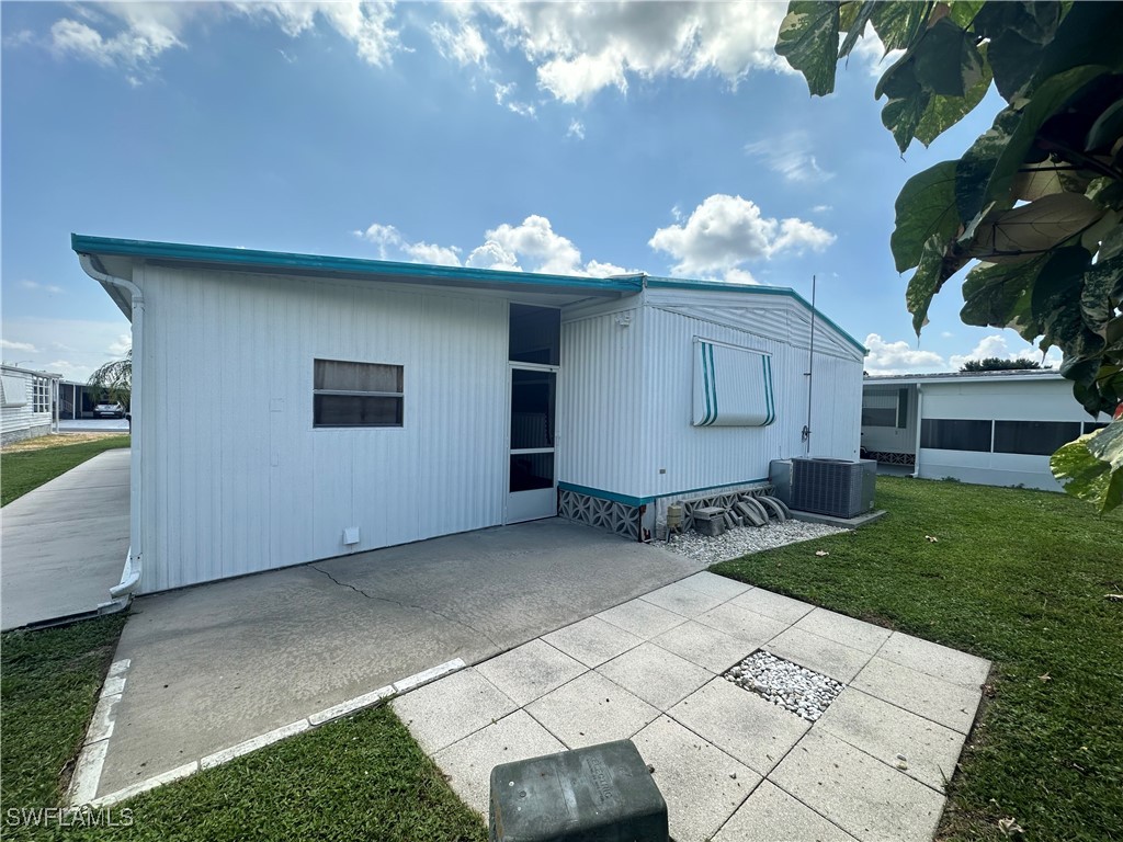 2 Bed ManufacturedHome for Sale in Carriage Village, FL — photo 19