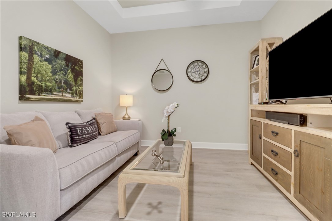 2 Bed Attached for Sale in Naples, photo 19