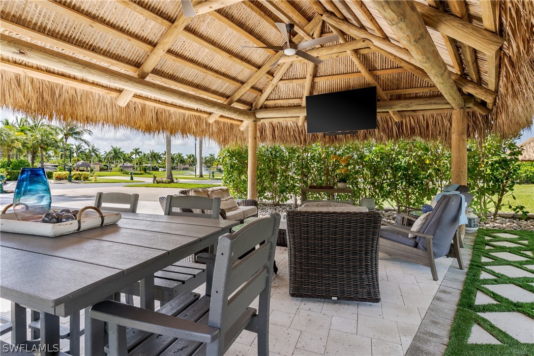 Waterfront Home for Sale in Naples, photo 19