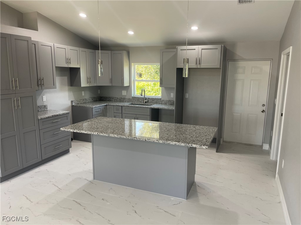 3 Bed SingleFamilyResidence for Sale in Banyan Village, photo 19