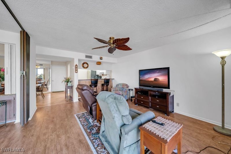 1 Bed Waterfront Home for Sale in Schooner Bay, photo 19