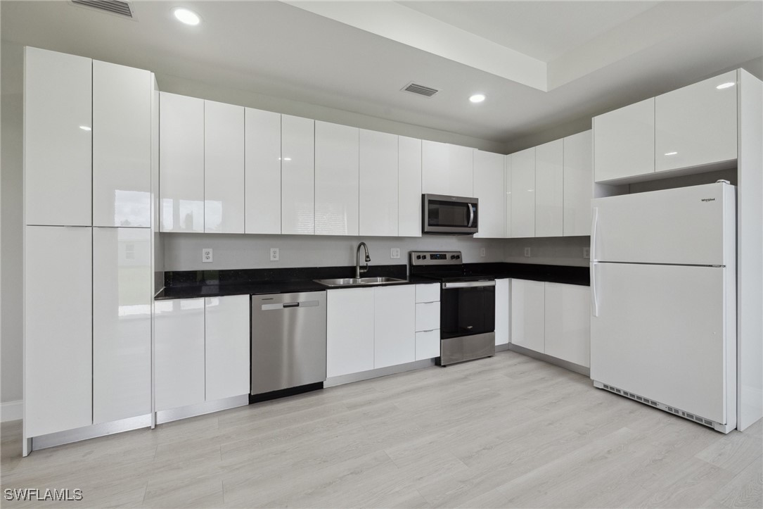 3 Bed SingleFamilyResidence for Sale in Lehigh Acres, photo 19