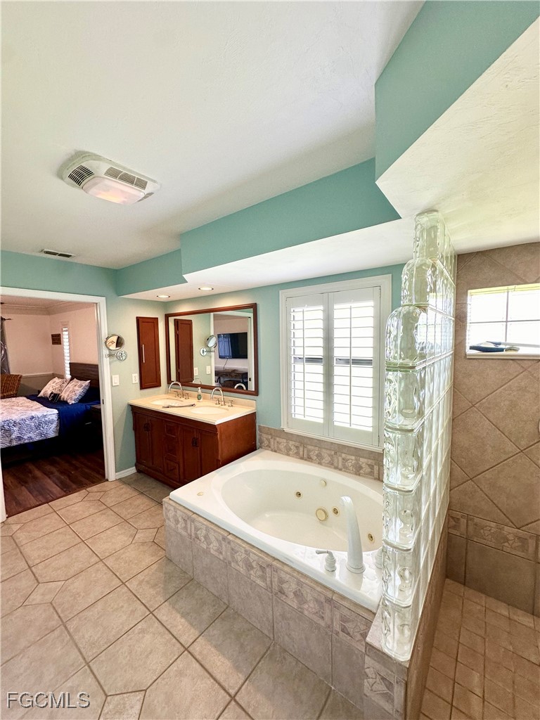 3 Bed Pool Home for Sale in Cape Coral, photo 19