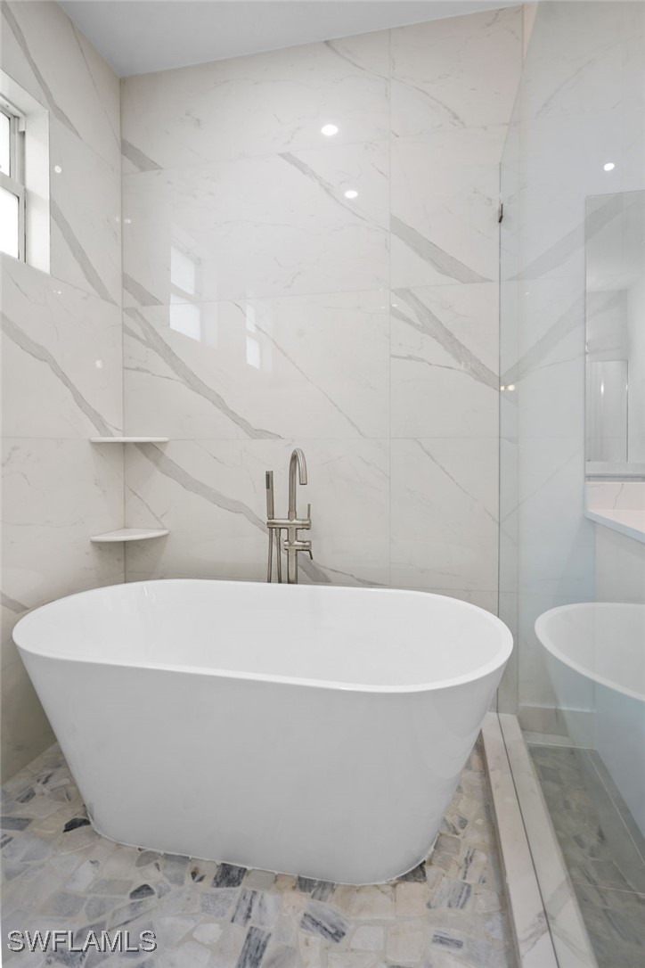 4 Bed SingleFamilyResidence for Sale in Naples, photo 19