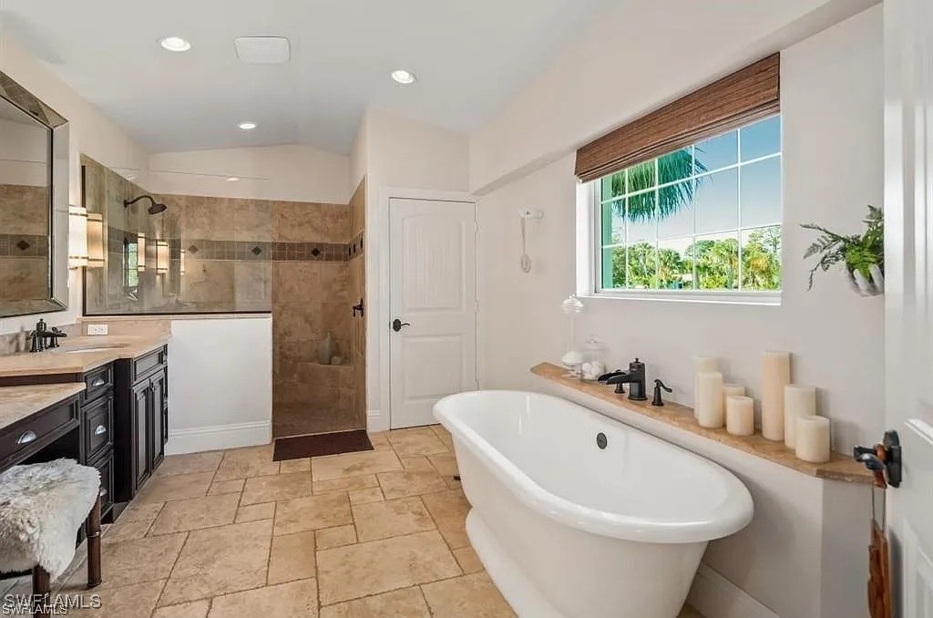 4 Bed Pool Home for Sale in Pine Ridge, photo 19