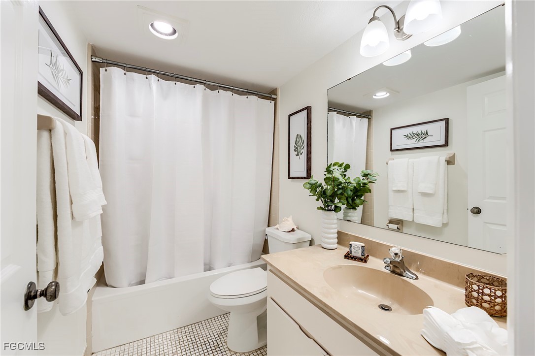 2 Bed Waterfront Home for Sale in The Palms Of Bay Beach, FL — photo 19