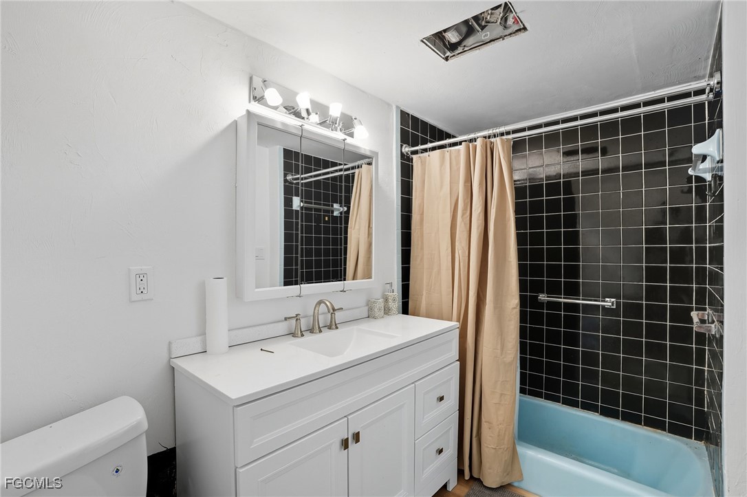 3 Bed Waterfront Home for Sale in North Fort Myers, photo 19