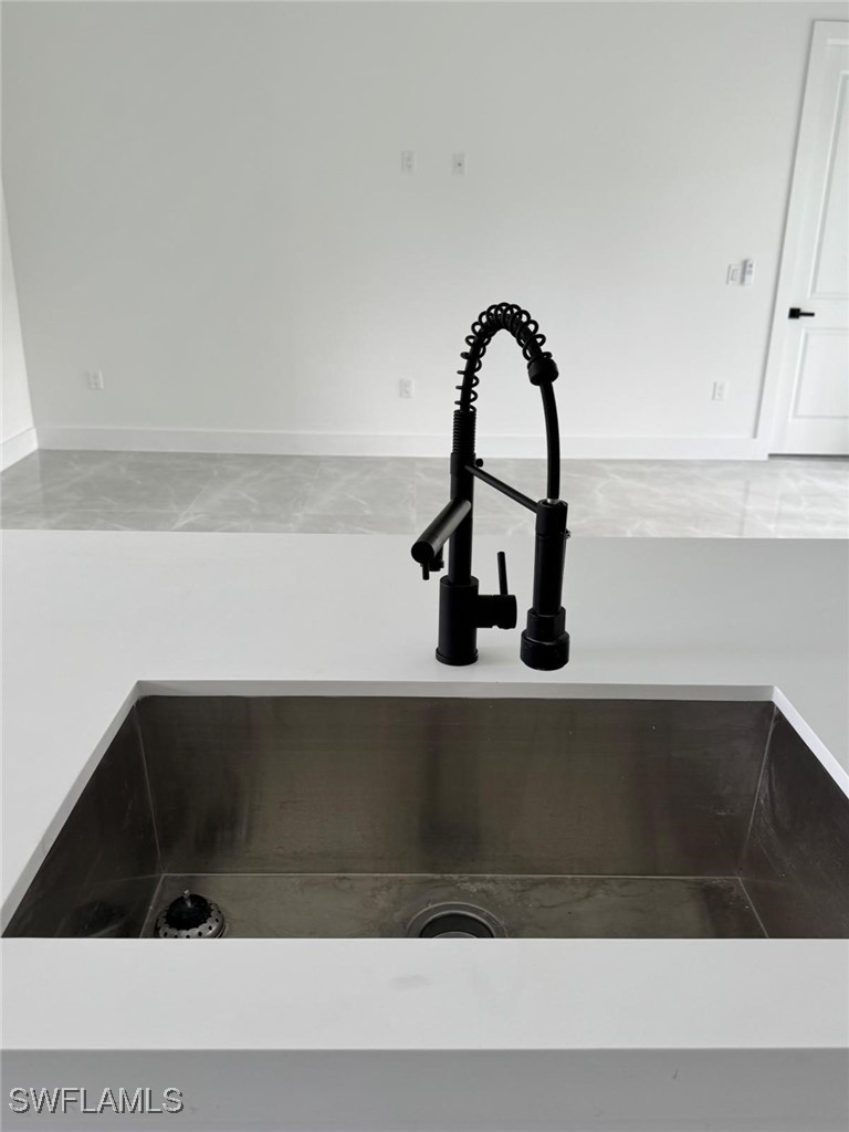 4 Bed SingleFamilyResidence for Sale in Lehigh Acres, photo 19