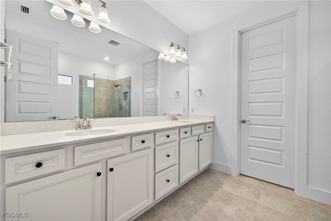5 Bed Waterfront Home for Sale in Avalon Park, photo 19