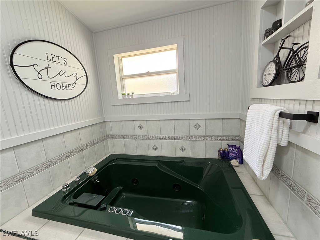 2 Bed Attached for Sale in Naples, photo 19
