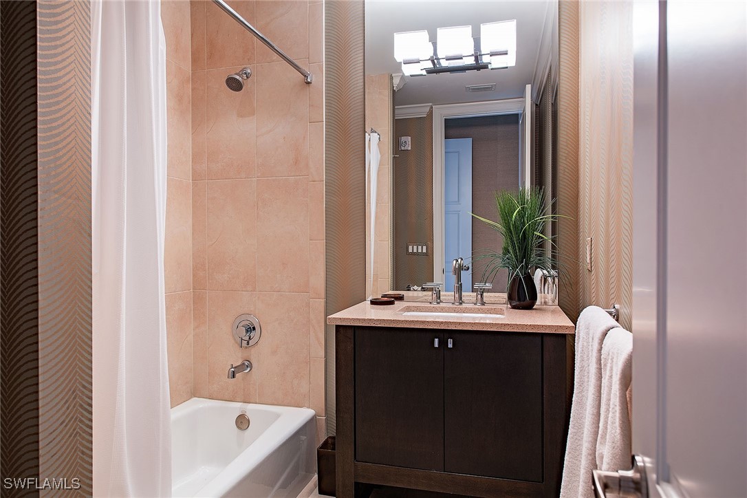 3 Bed Condominium for Sale in Crayton Place, photo 19