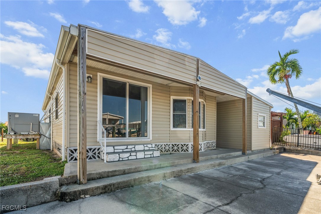 2 Bed Waterfront Home for Sale in St James City, photo 19