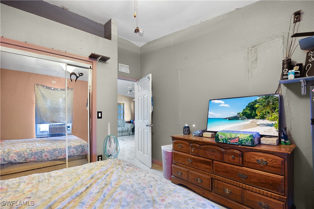5 Bed SingleFamilyResidence for Sale in Wedgewood, photo 19