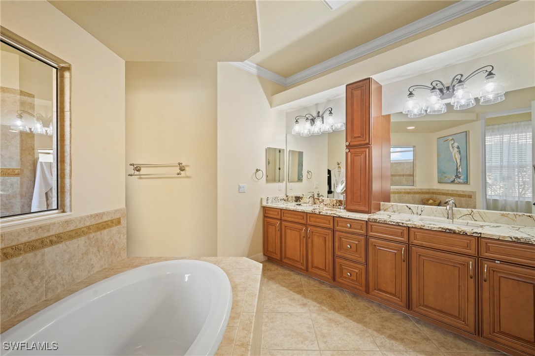 5 Bed Pool Home for Sale in Bella Terra, photo 19