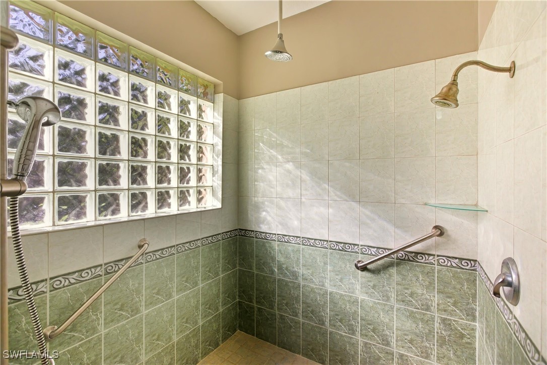 3 Bed SingleFamilyResidence for Sale in Naples, photo 19