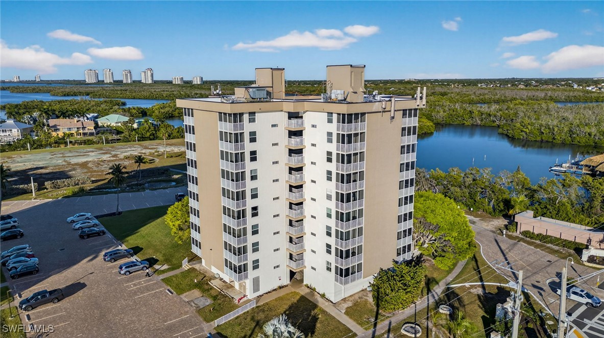 1 Bed Waterfront Home for Sale in Beach And Tennis Club, photo 19