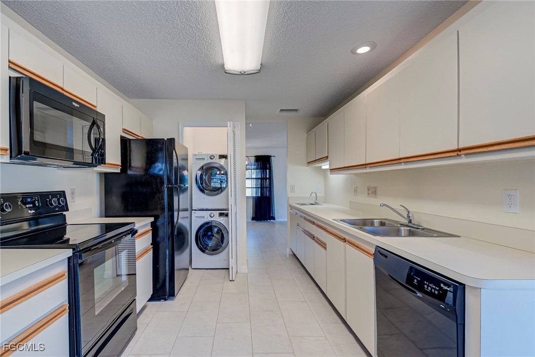 2 Bed Waterfront Home for Sale in Fort Myers, photo 19