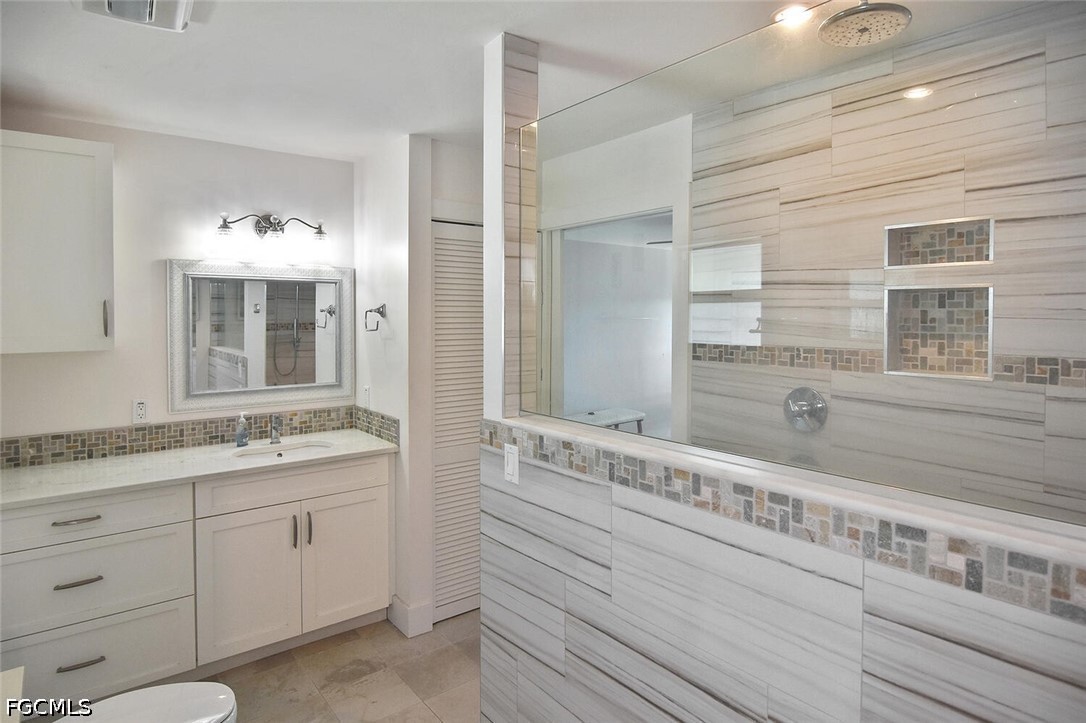 2 Bed Waterfront Home for Sale in Fort Myers, photo 19