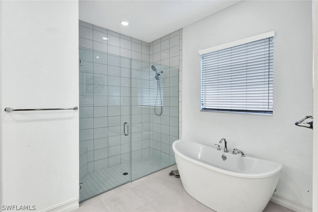 3 Bed Pool Home for Sale in Naples, photo 19