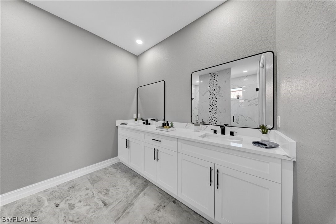 4 Bed SingleFamilyResidence for Sale in Lehigh Acres, photo 19