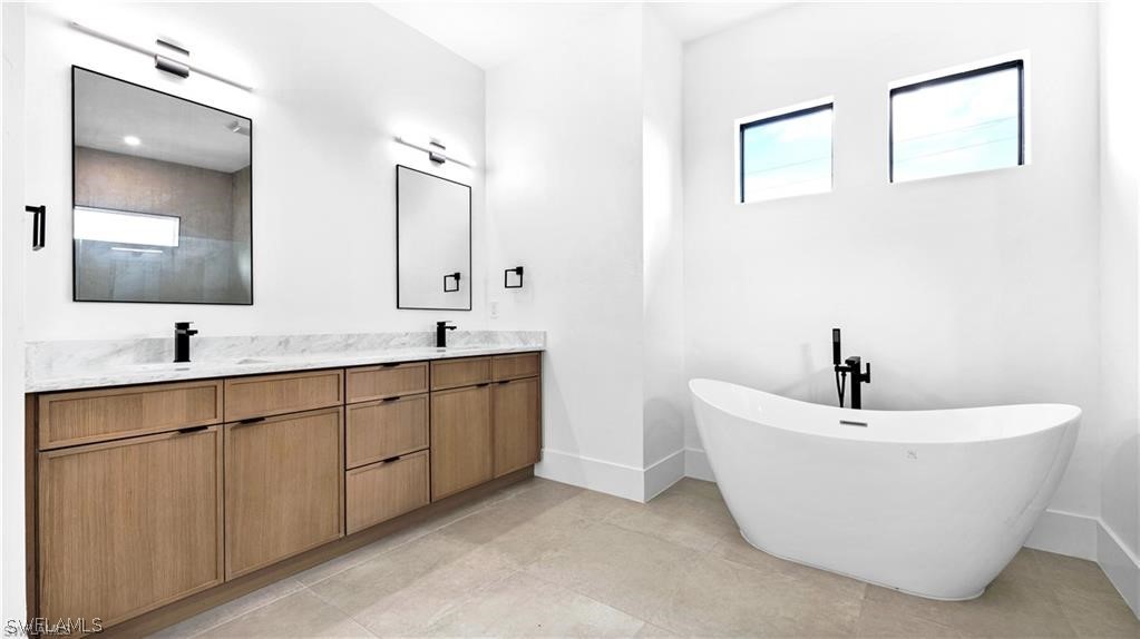3 Bed Pool Home for Sale in Cape Coral, photo 19