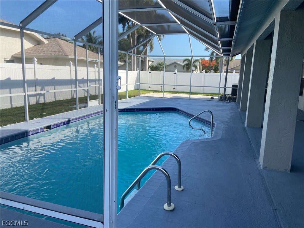 3 Bed Pool Home for Sale in Banyan Cove, photo 19