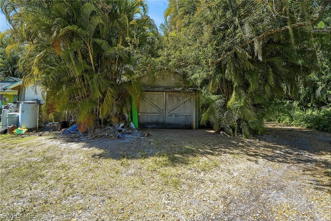 2 Bed SingleFamilyResidence for Sale in Buckingham, FL — photo 19