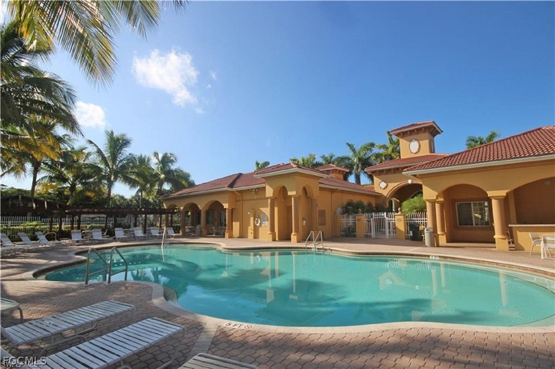 2 Bed Waterfront Home for Sale in Fort Myers, photo 19