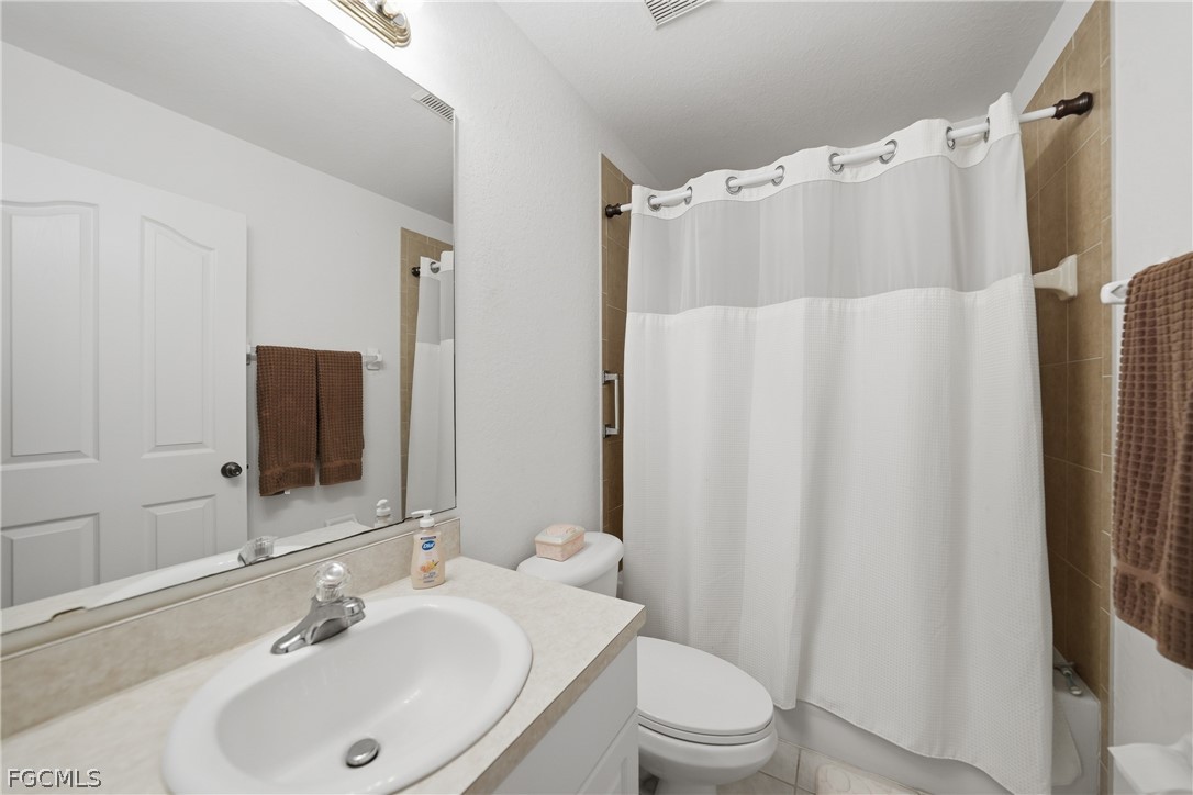3 Bed SingleFamilyResidence for Sale in Cape Coral, photo 19