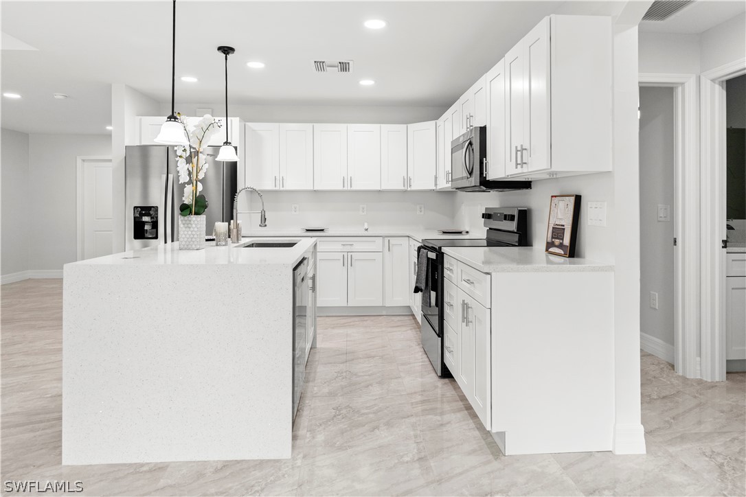 3 Bed SingleFamilyResidence for Sale in Lehigh Acres, photo 19