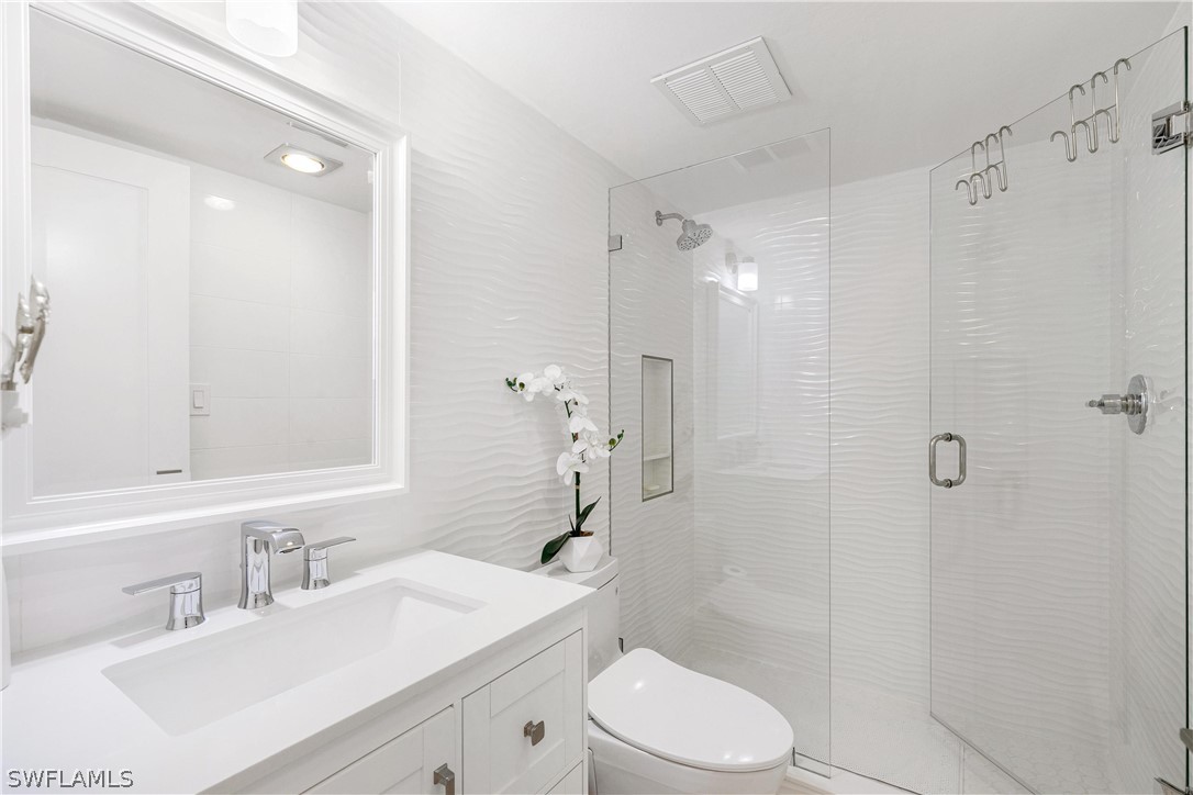 2 Bed Waterfront Home for Sale in Marco Island, photo 19