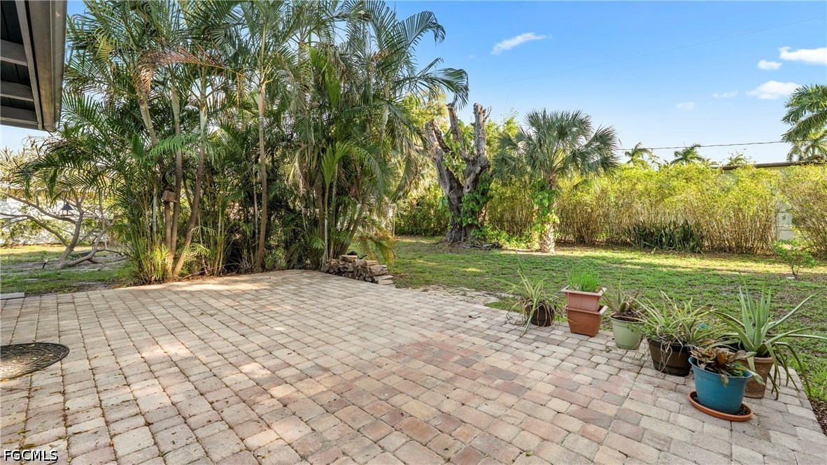 3 Bed SingleFamilyResidence for Sale in Fort Myers, FL — photo 19