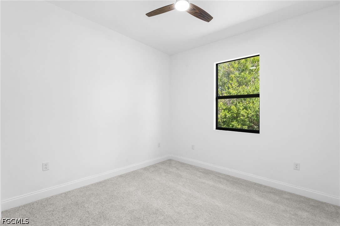 3 Bed SingleFamilyResidence for Sale in Lehigh Acres, photo 19