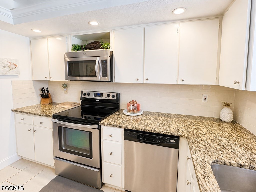 2 Bed Pool Home for Sale in Cape Coral, photo 19