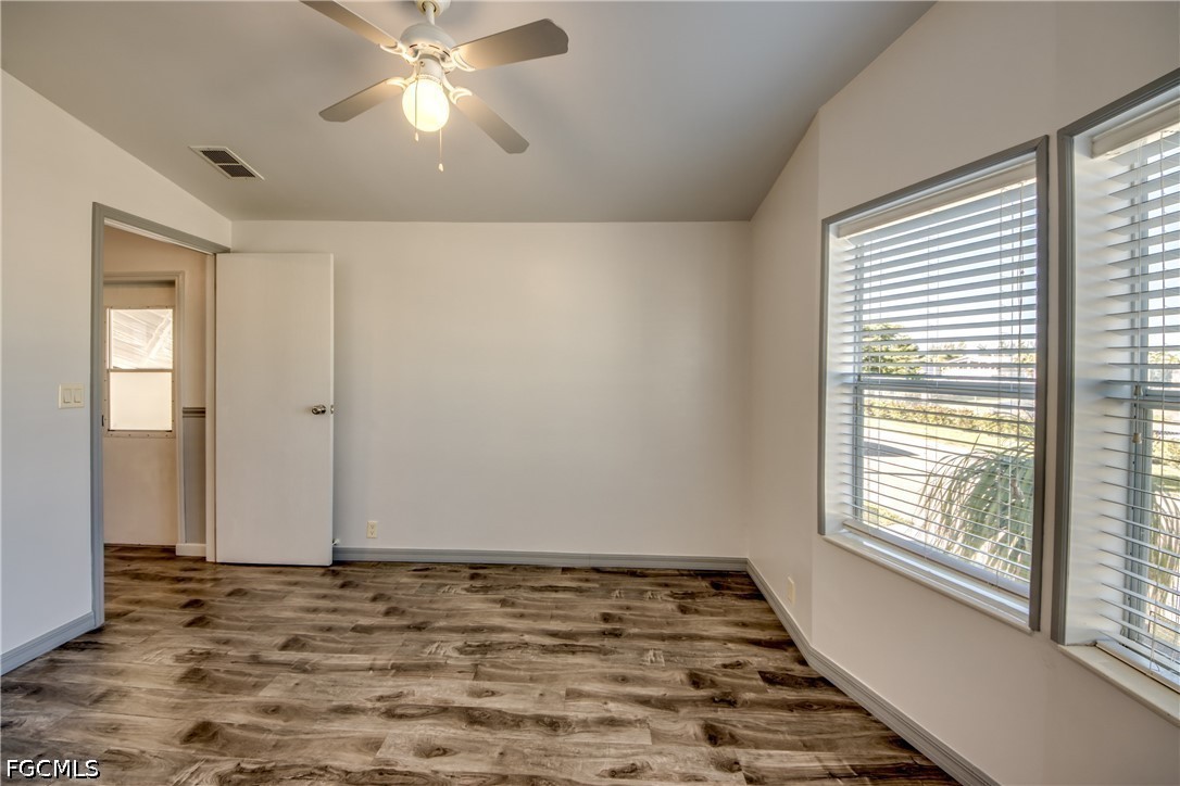2 Bed ManufacturedHome for Sale in Pine Island Cove, photo 19