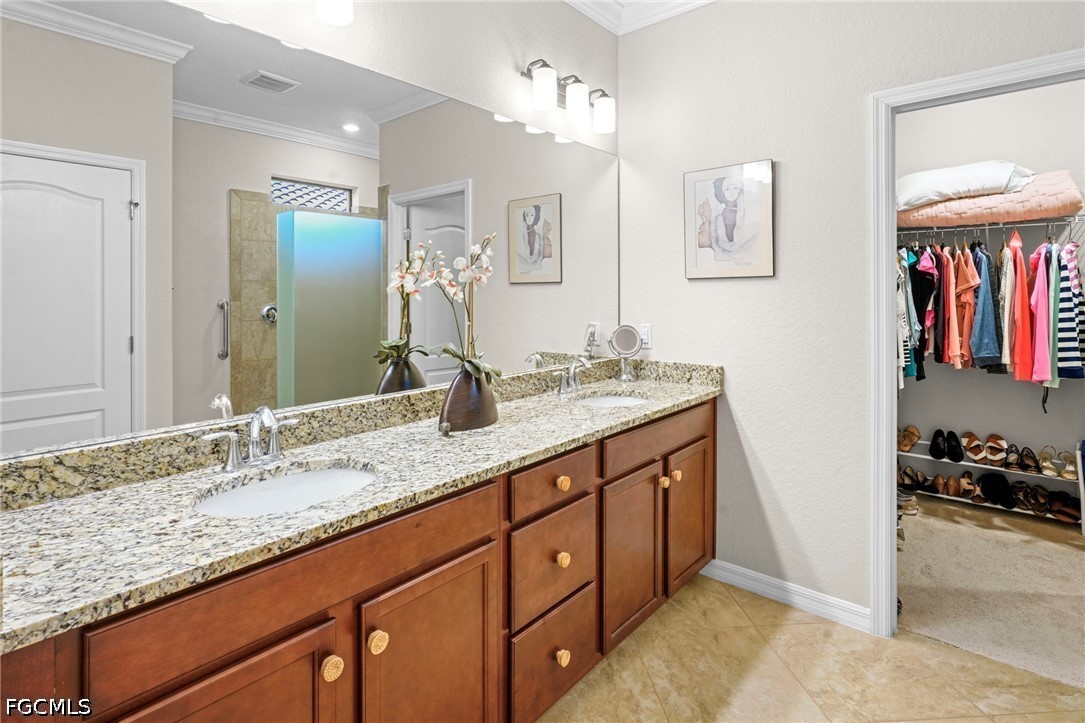 2 Bed Waterfront Home for Sale in Fort Myers, photo 19