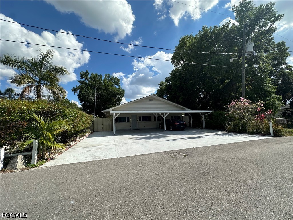 2 Bed SingleFamilyResidence for Sale in Fort Myers, photo 19