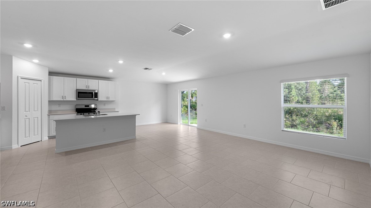 4 Bed SingleFamilyResidence for Sale in Lehigh Acres, photo 19