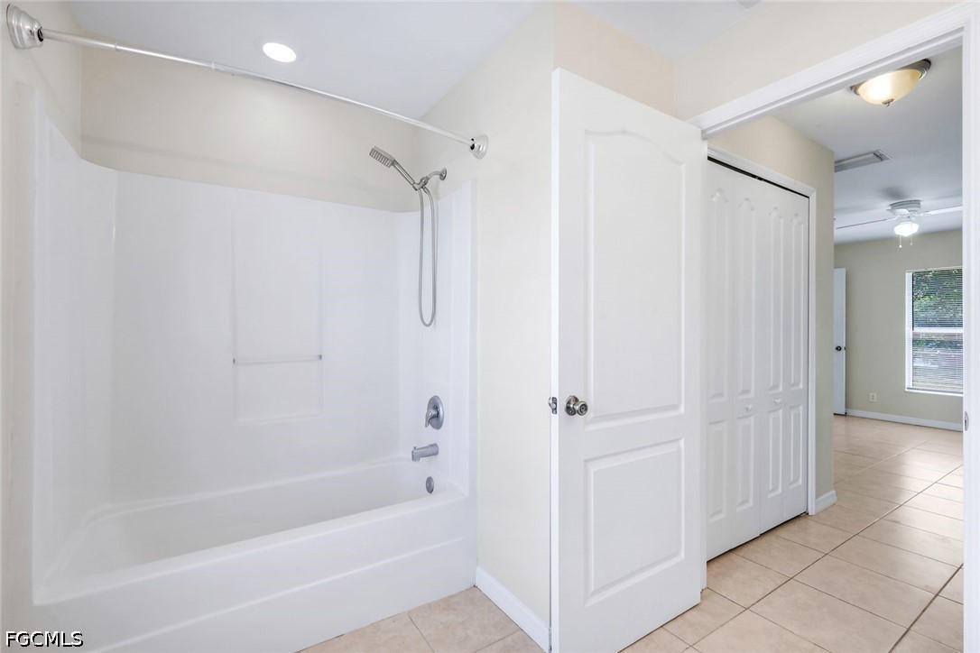 3 Bed SingleFamilyResidence for Sale in Cape Coral, photo 19