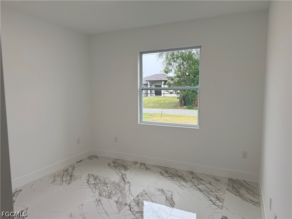 3 Bed SingleFamilyResidence for Sale in Lehigh Acres, photo 19