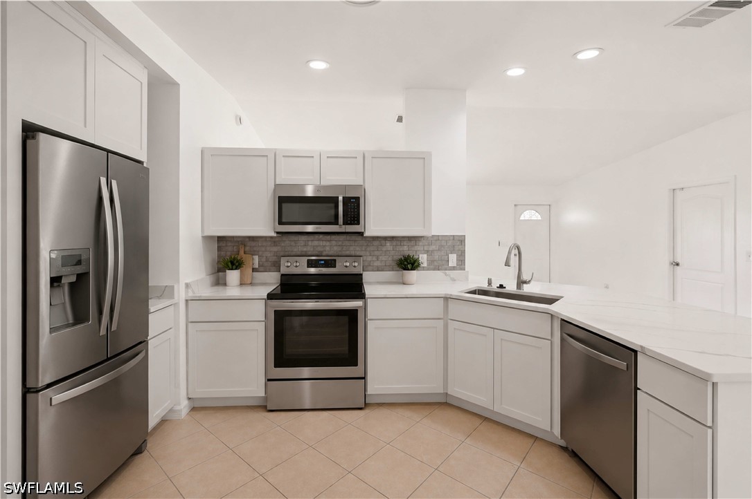 3 Bed SingleFamilyResidence for Sale in Lehigh Acres, photo 19