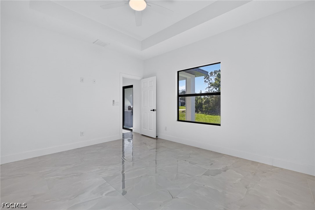 4 Bed SingleFamilyResidence for Sale in Lehigh Acres, photo 19